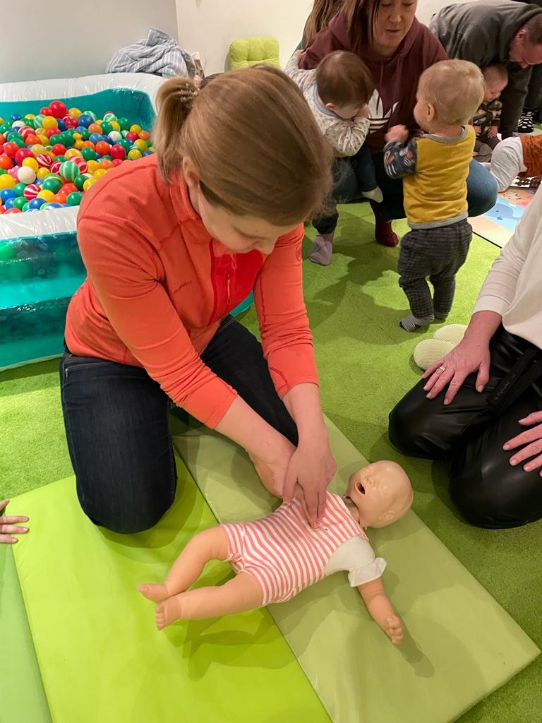 Erste Hilfe Kurs am Kind - Andrea Eckert - Baby-Bewegungsspiele